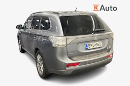 Harmaa Mitsubishi Outlander PHEV 2015 kuva 2.