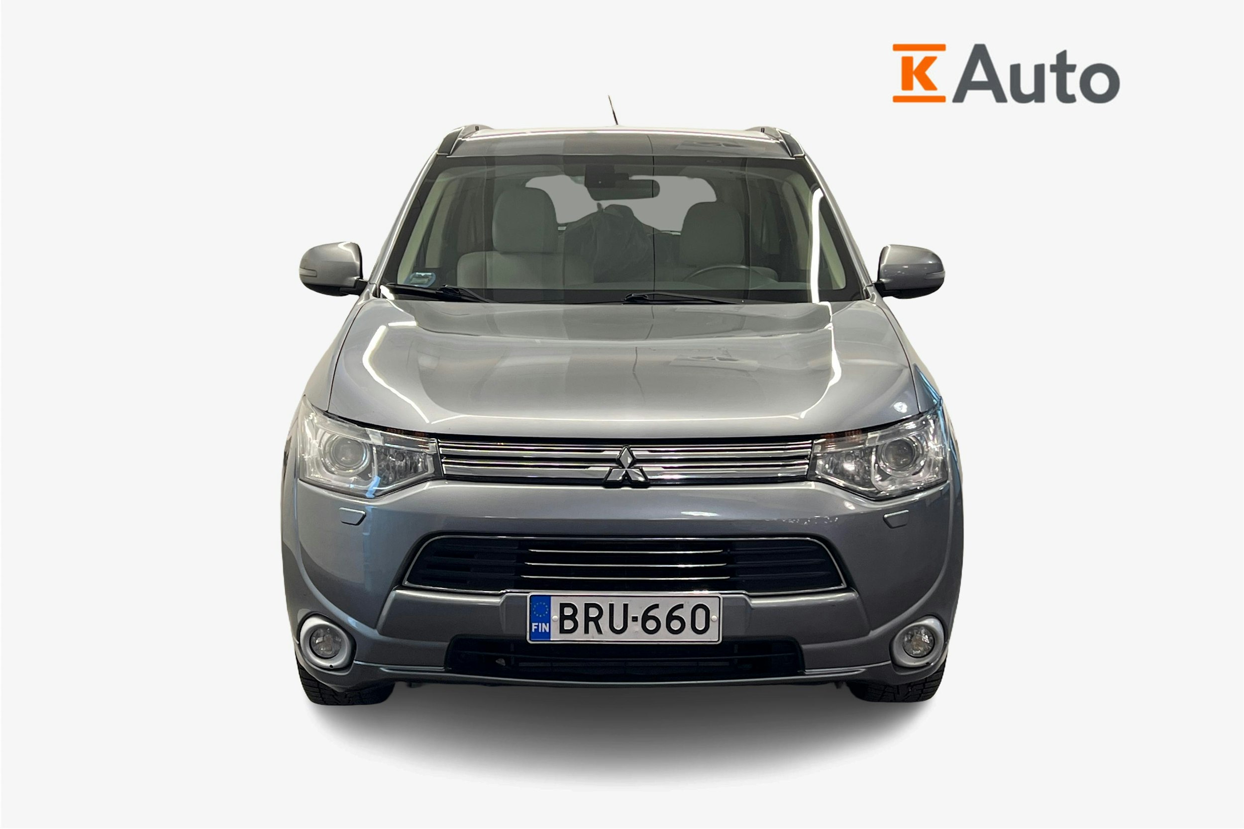 Harmaa Mitsubishi Outlander PHEV 2015 kuva 5.