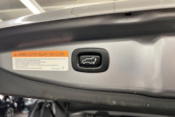 Harmaa Mitsubishi Outlander PHEV 2015 kuva 16.