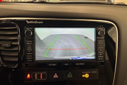 Harmaa Mitsubishi Outlander PHEV 2015 kuva 25.