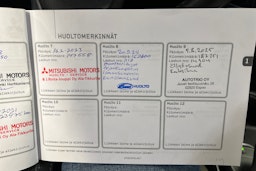 Harmaa Mitsubishi Outlander PHEV 2015 kuva 30.