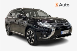 musta Mitsubishi Outlander PHEV 2015 kuva 1.