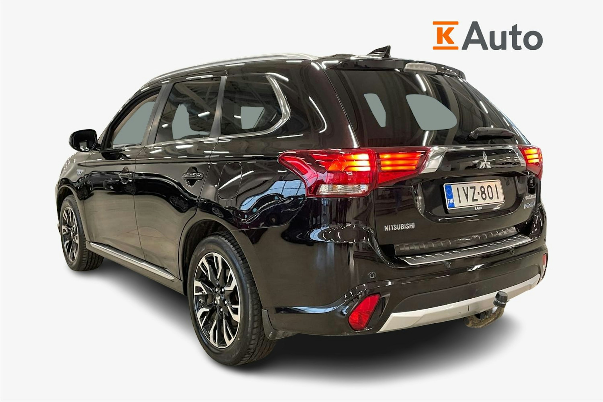 musta Mitsubishi Outlander PHEV 2015 kuva 2.
