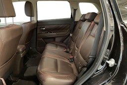 musta Mitsubishi Outlander PHEV 2015 kuva 10.