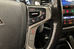 musta Mitsubishi Outlander PHEV 2015 kuva 18.