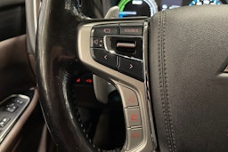 musta Mitsubishi Outlander PHEV 2015 kuva 19.