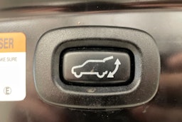 musta Mitsubishi Outlander PHEV 2015 kuva 35.