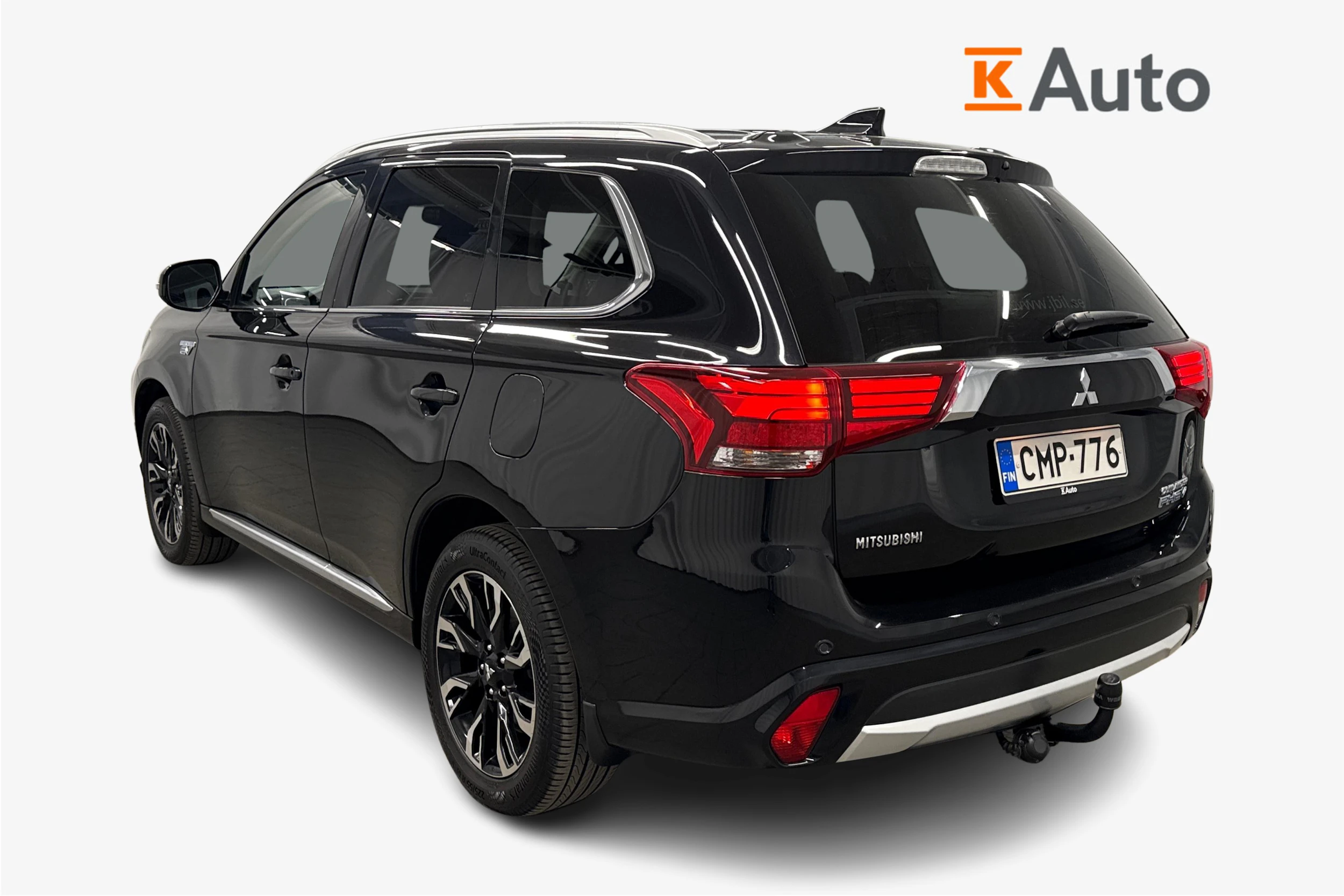 Musta Mitsubishi Outlander PHEV 2016 kuva 3.