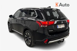 Musta Mitsubishi Outlander PHEV 2016 kuva 3.