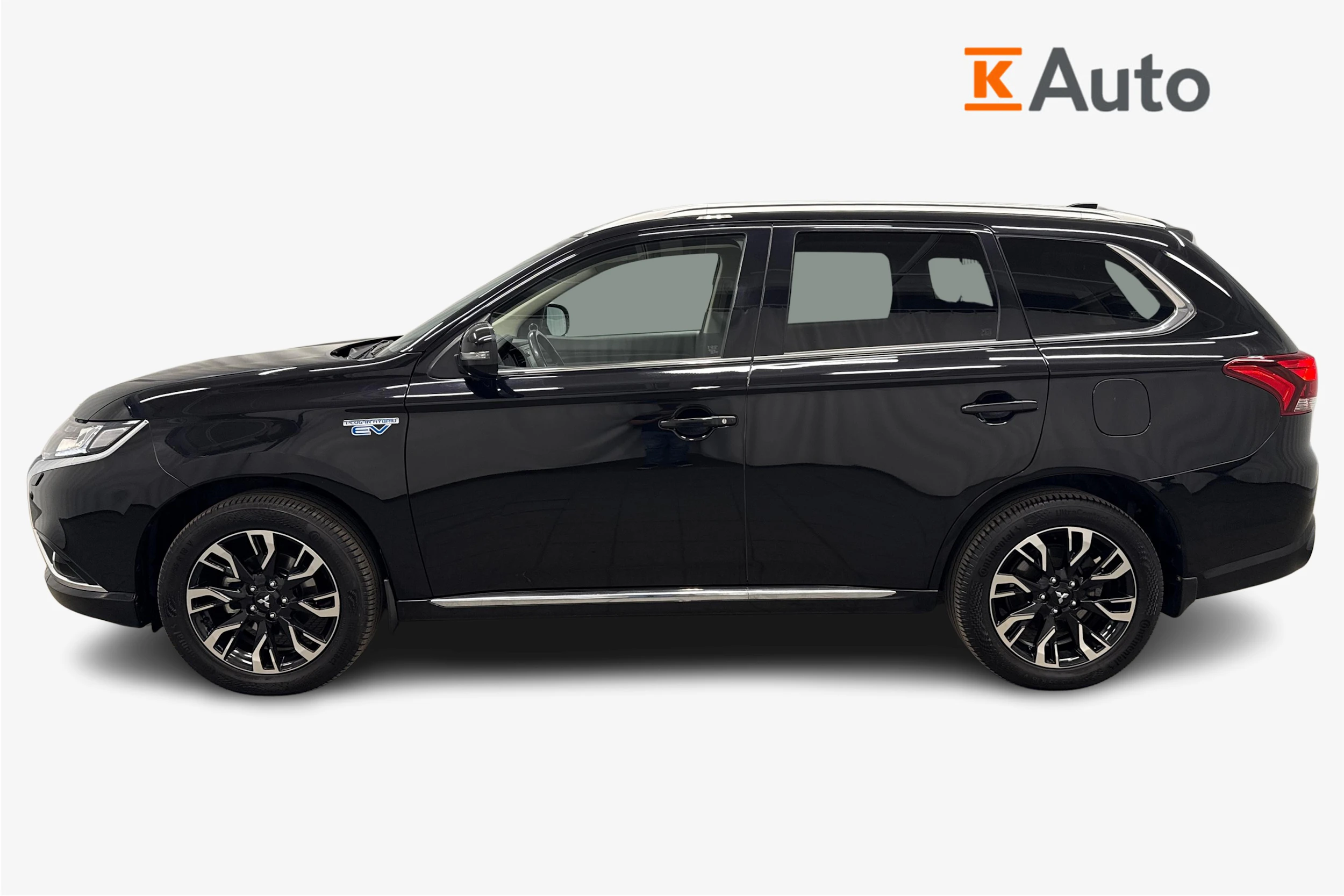 Musta Mitsubishi Outlander PHEV 2016 kuva 7.