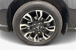 Musta Mitsubishi Outlander PHEV 2016 kuva 12.