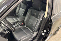 Musta Mitsubishi Outlander PHEV 2016 kuva 15.