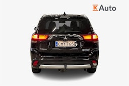 musta Mitsubishi Outlander PHEV 2016 kuva 3.