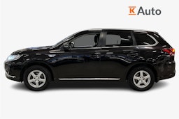 musta Mitsubishi Outlander PHEV 2016 kuva 6.