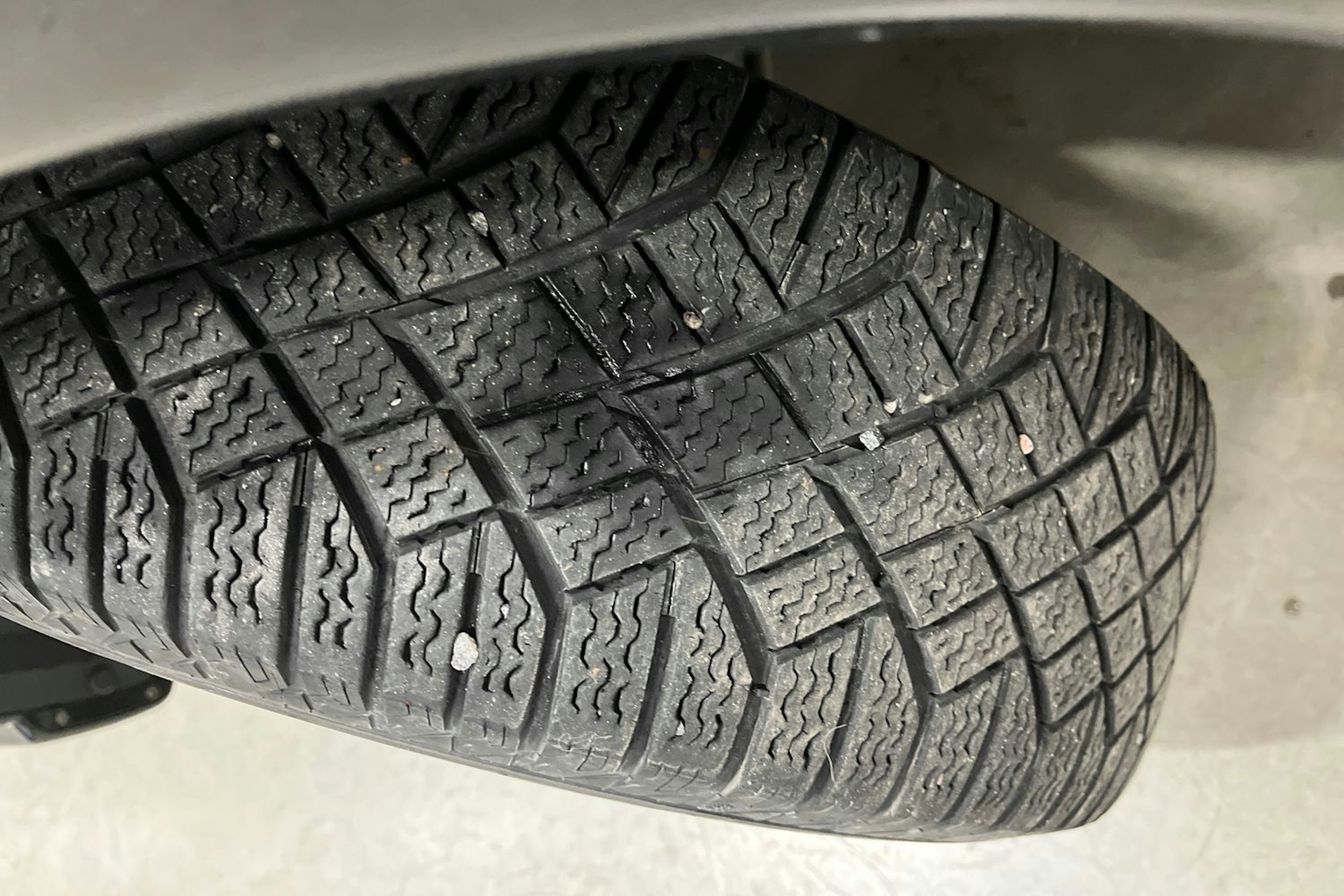 musta Mitsubishi Outlander PHEV 2016 kuva 13.