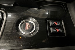 musta Mitsubishi Outlander PHEV 2016 kuva 23.