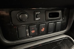 musta Mitsubishi Outlander PHEV 2016 kuva 24.