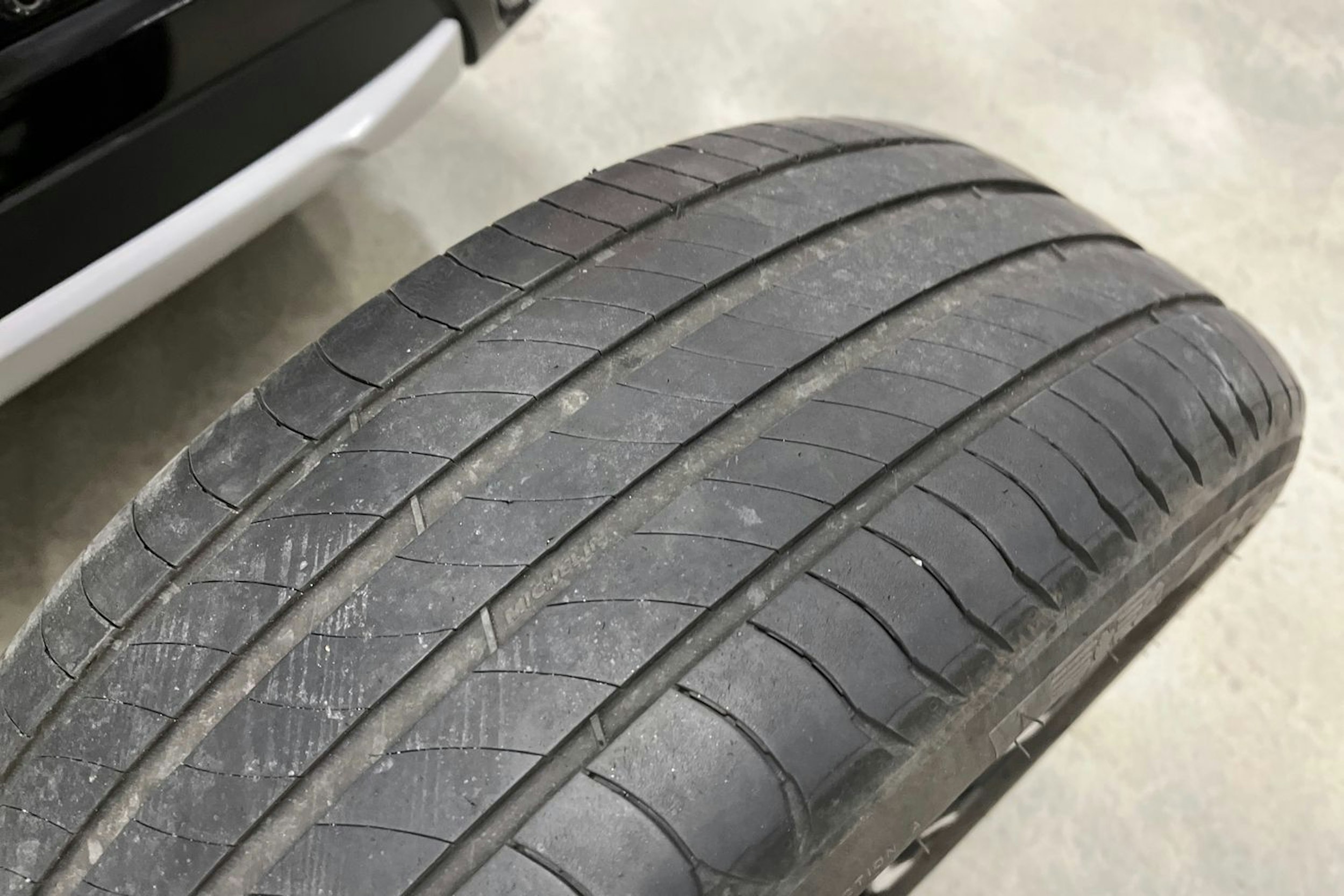 musta Mitsubishi Outlander PHEV 2016 kuva 32.