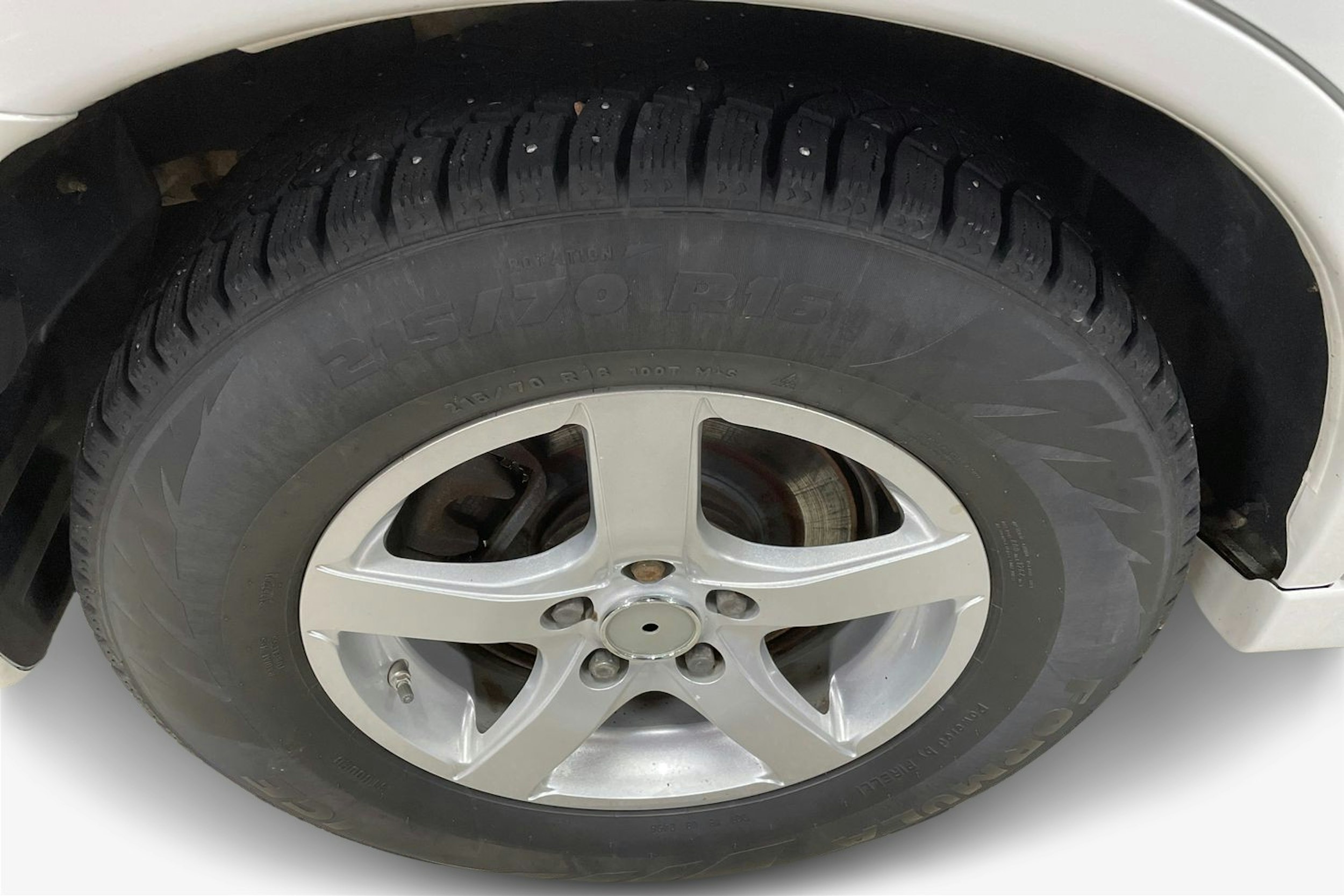 Valkoinen Mitsubishi Outlander PHEV 2016 kuva 11.