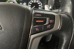 Valkoinen Mitsubishi Outlander PHEV 2016 kuva 20.