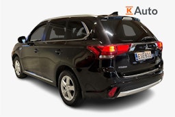 Musta Mitsubishi Outlander PHEV 2016 kuva 2.