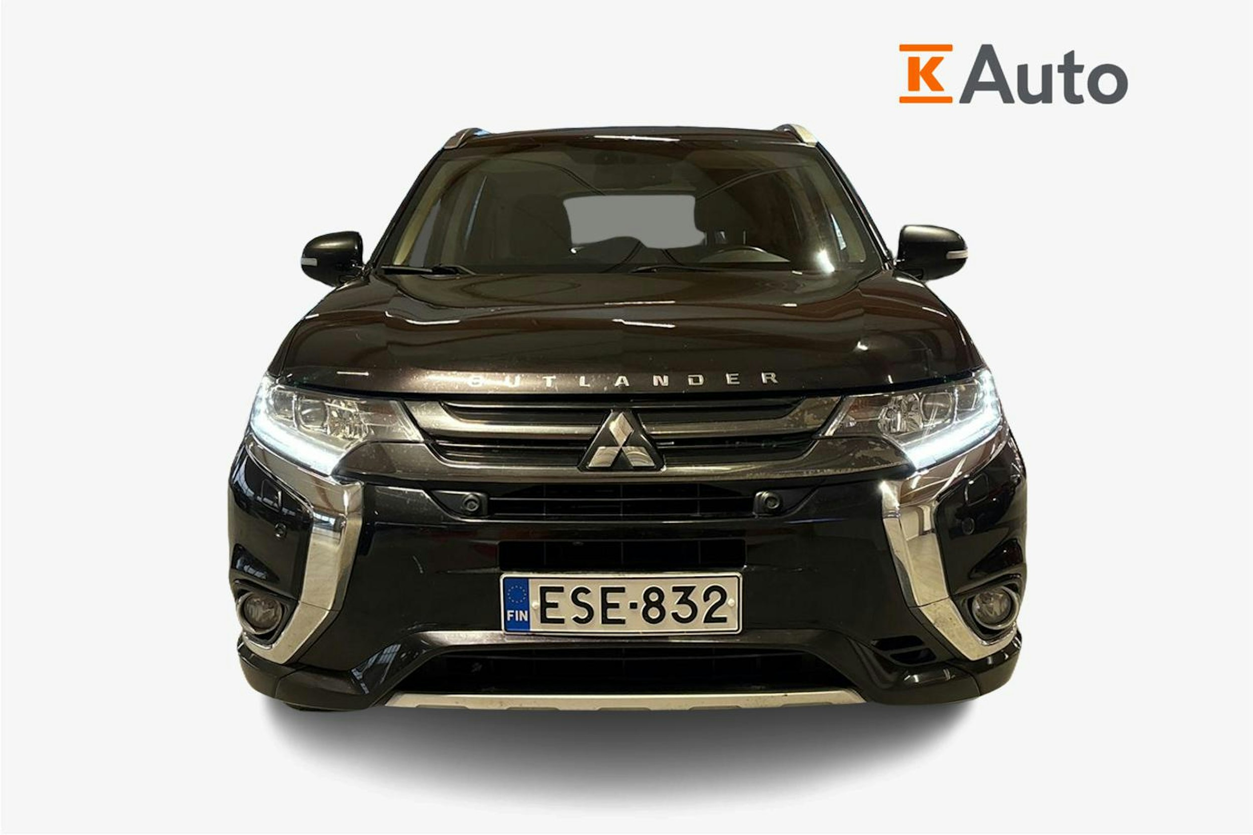 Musta Mitsubishi Outlander PHEV 2016 kuva 5.