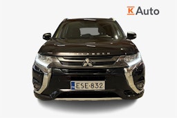 Musta Mitsubishi Outlander PHEV 2016 kuva 5.