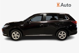 Musta Mitsubishi Outlander PHEV 2016 kuva 6.