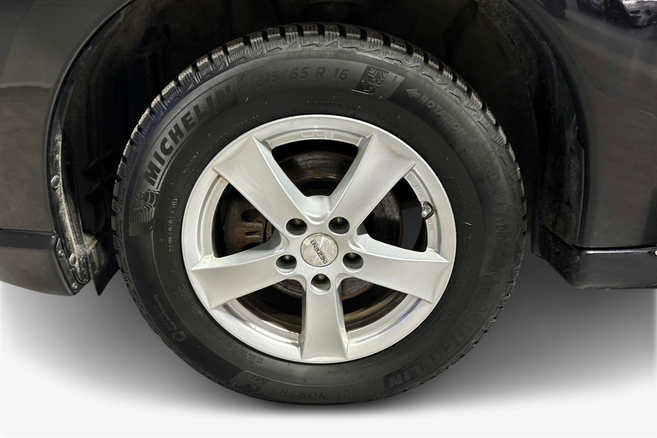 Musta Mitsubishi Outlander PHEV 2016 kuva 11.