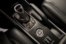 Musta Mitsubishi Outlander PHEV 2016 kuva 22.