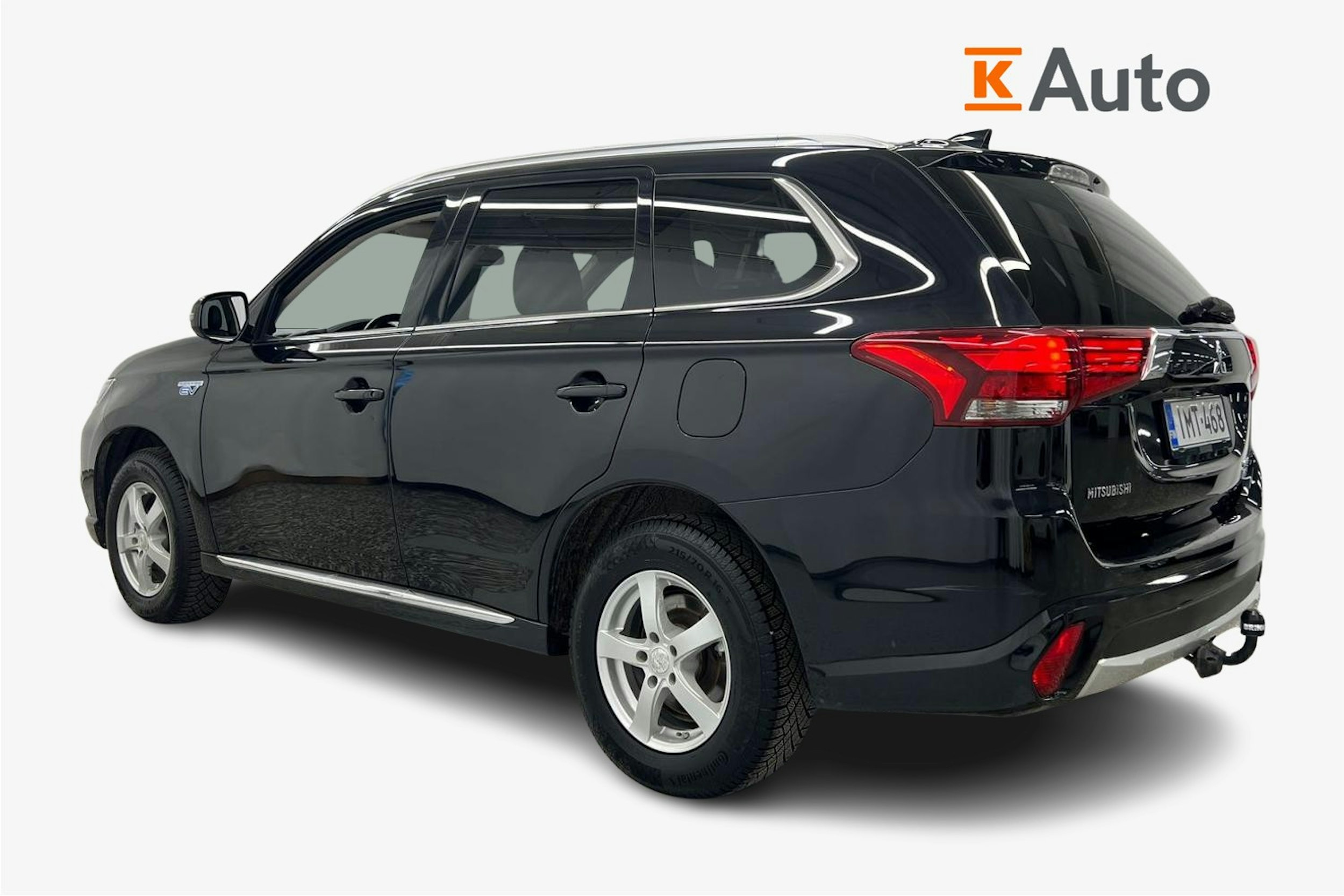 Musta Mitsubishi Outlander PHEV 2016 kuva 2.