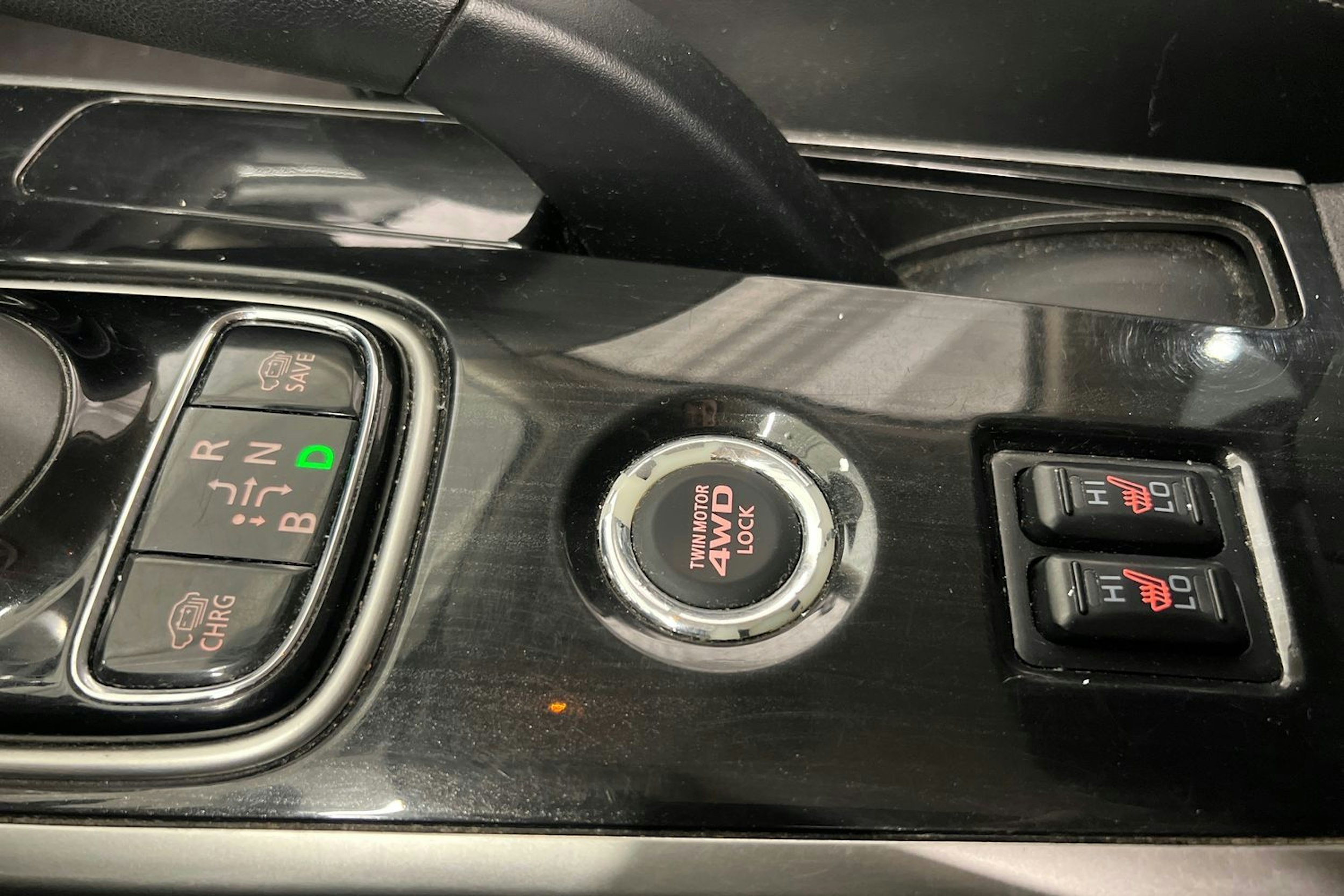 Musta Mitsubishi Outlander PHEV 2016 kuva 21.