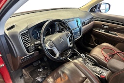 punainen Mitsubishi Outlander PHEV 2016 kuva 3.