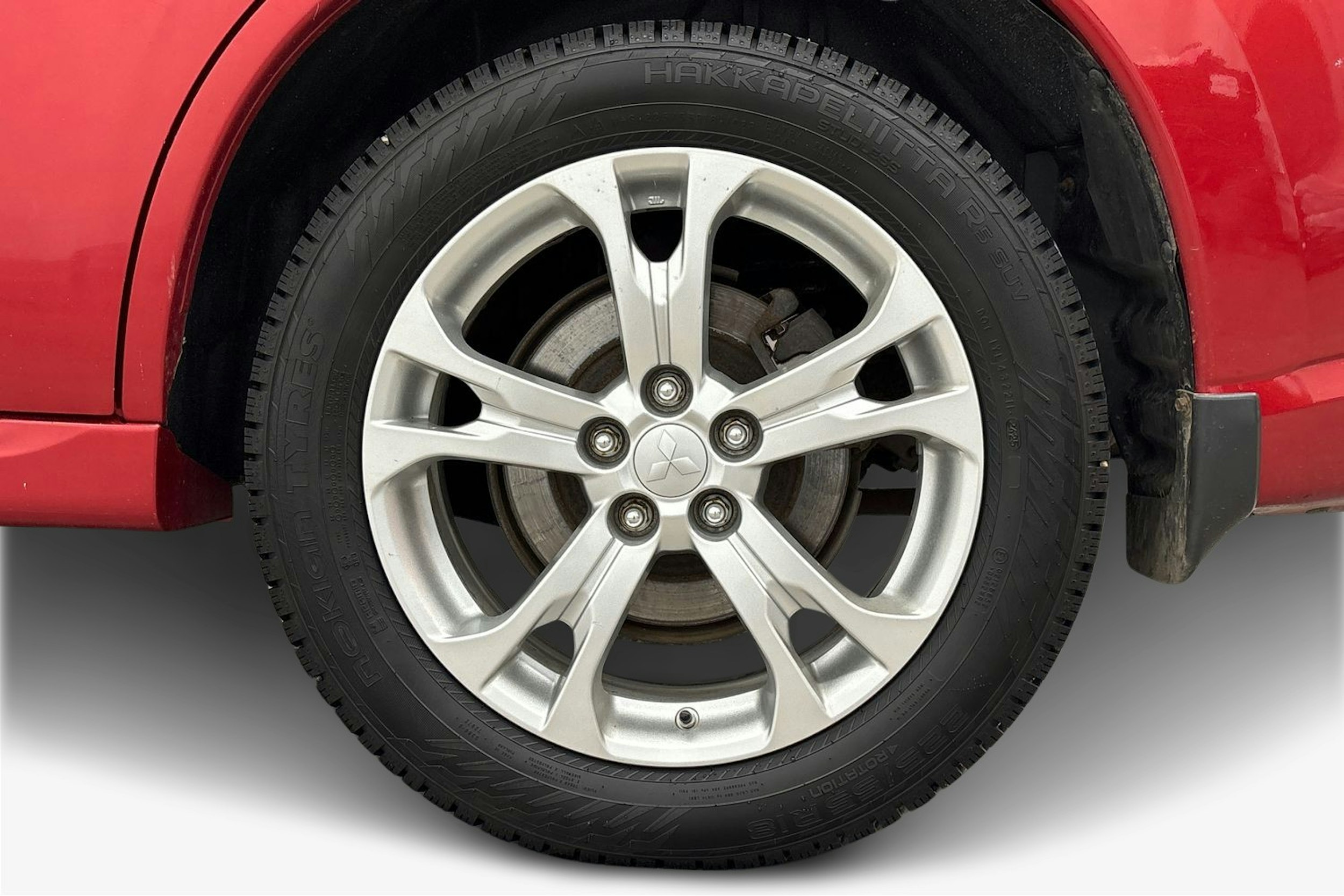 punainen Mitsubishi Outlander PHEV 2016 kuva 11.