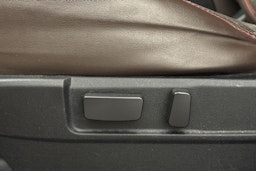 punainen Mitsubishi Outlander PHEV 2016 kuva 15.