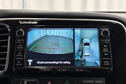 punainen Mitsubishi Outlander PHEV 2016 kuva 20.