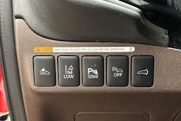 punainen Mitsubishi Outlander PHEV 2016 kuva 21.