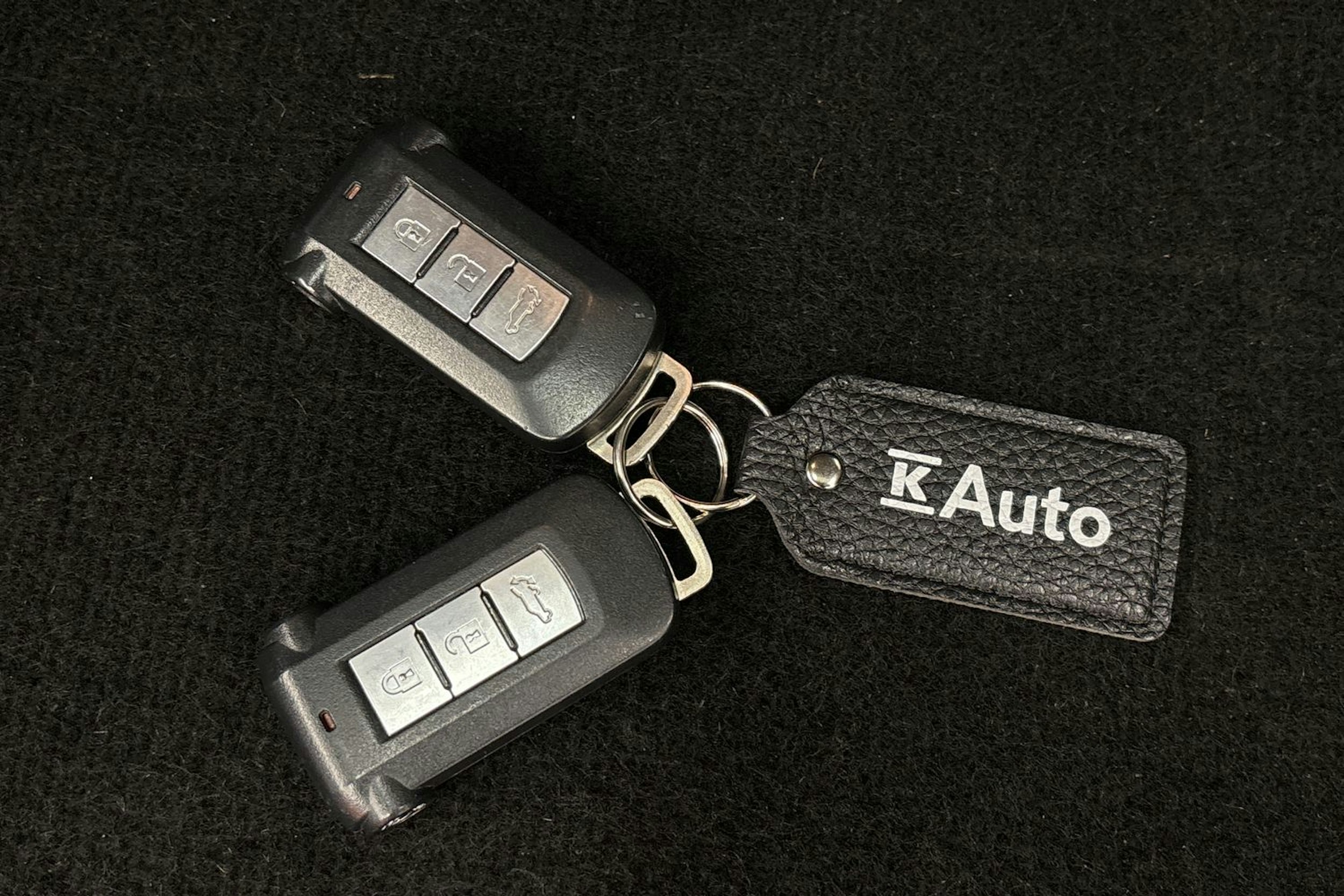 punainen Mitsubishi Outlander PHEV 2016 kuva 25.