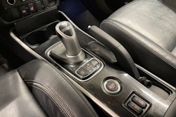 valkoinen Mitsubishi Outlander PHEV 2016 kuva 24.