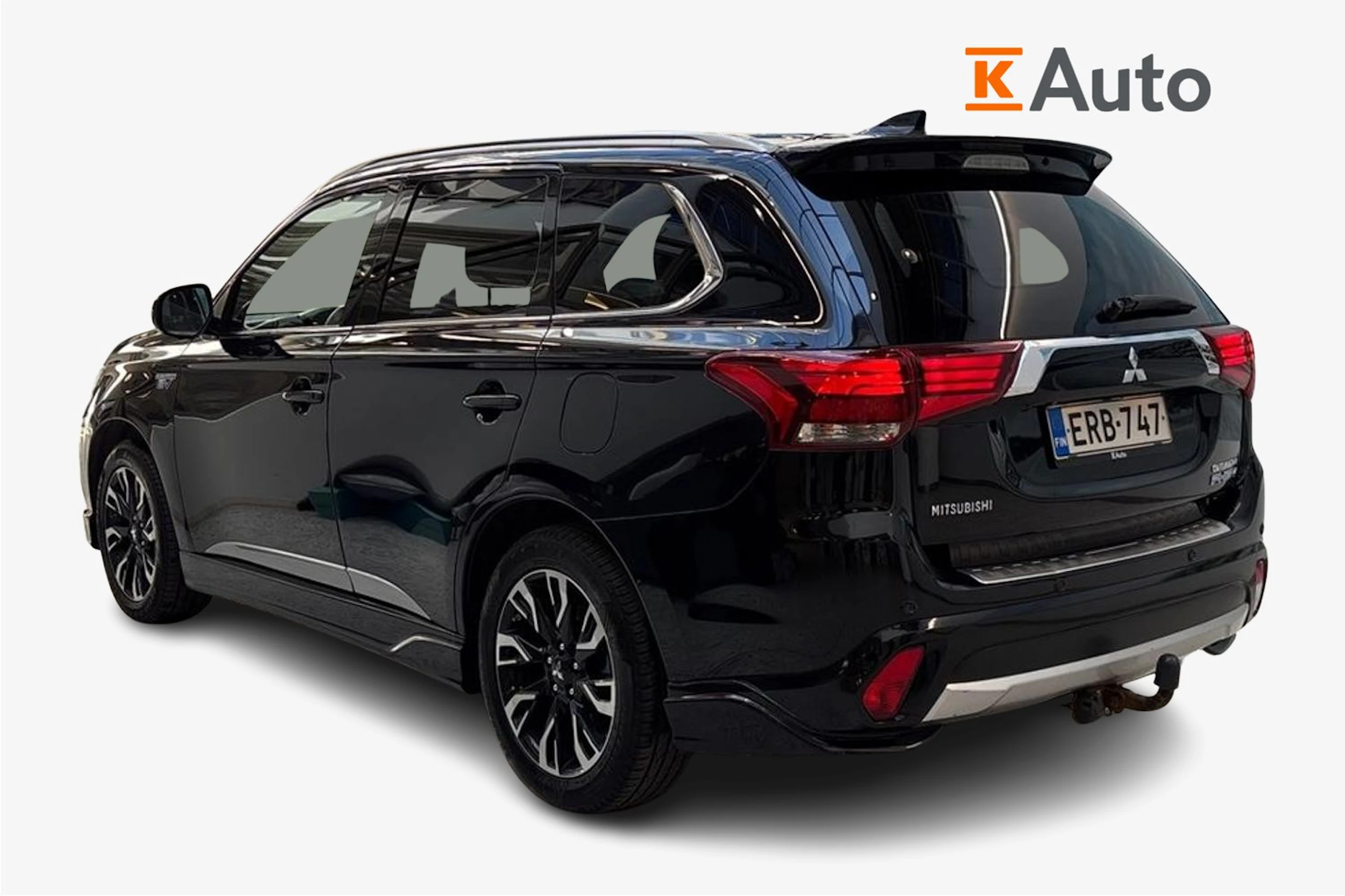 musta Mitsubishi Outlander PHEV 2017 kuva 2.