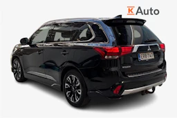 musta Mitsubishi Outlander PHEV 2017 kuva 2.