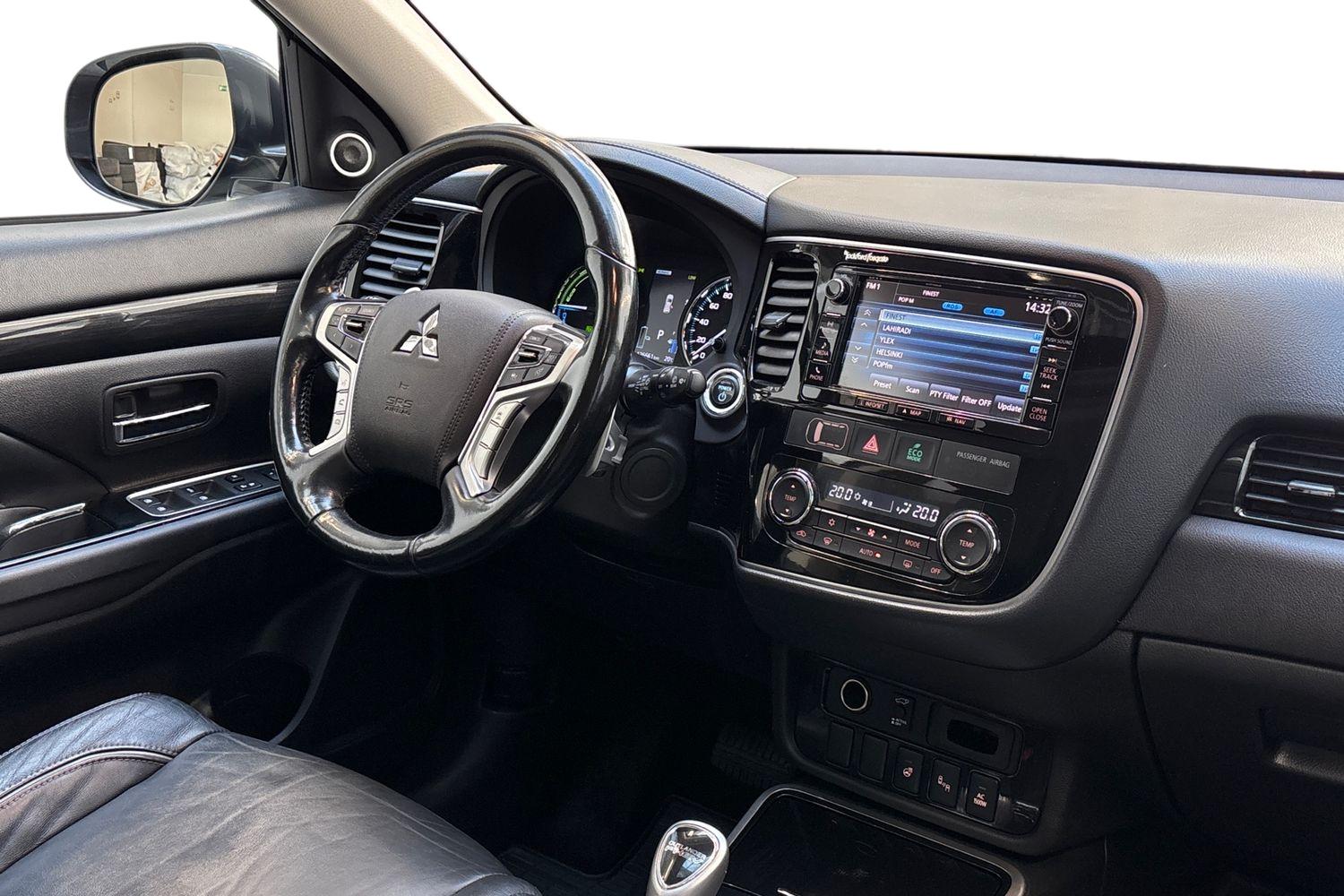 Mitsubishi Outlander PHEV 2017, photo 7/25