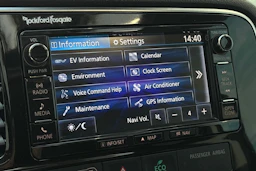 musta Mitsubishi Outlander PHEV 2017 kuva 21.