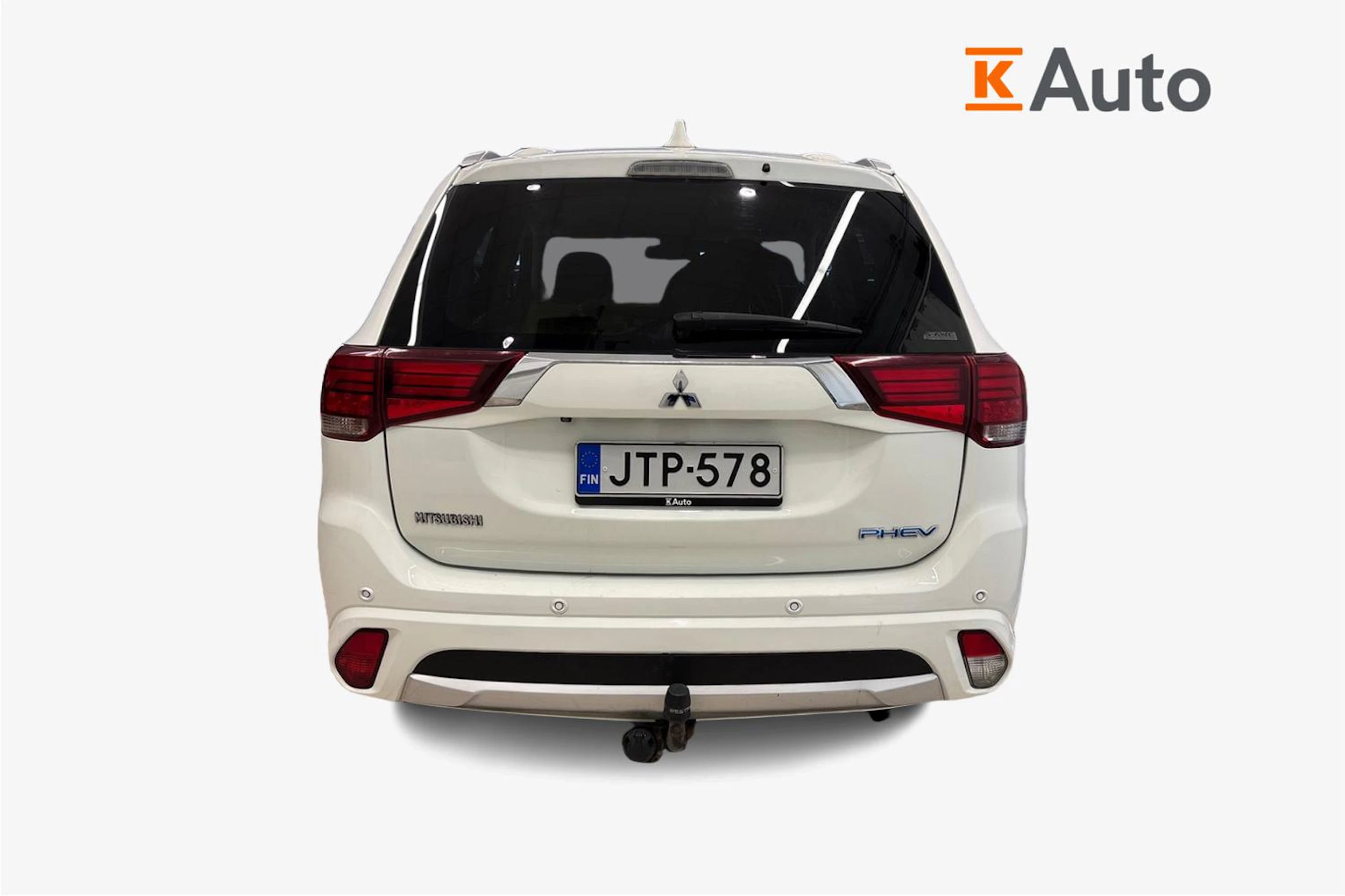 Valkoinen Mitsubishi Outlander PHEV 2017 kuva 3.