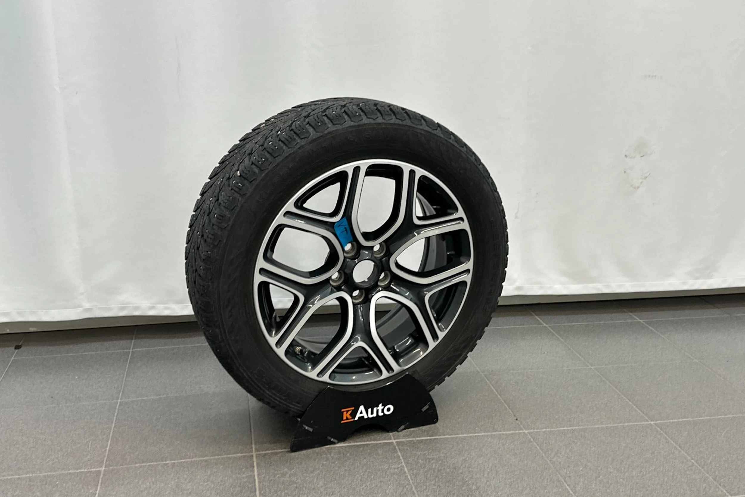 valkoinen Mitsubishi Outlander PHEV 2017 kuva 31.