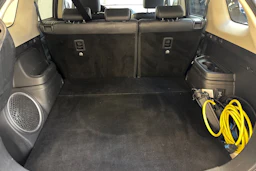 valkoinen Mitsubishi Outlander PHEV 2018 kuva 13.