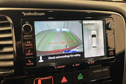 Punainen Mitsubishi Outlander PHEV 2018 kuva 21.