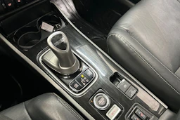 Punainen Mitsubishi Outlander PHEV 2018 kuva 23.