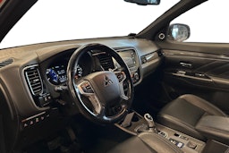 punainen Mitsubishi Outlander PHEV 2018 kuva 3.