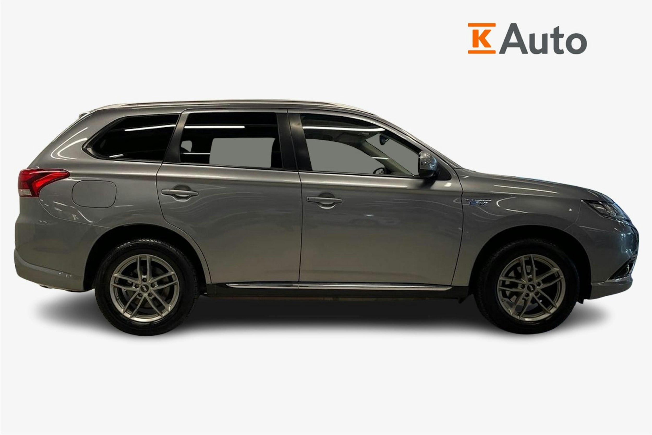 Harmaa Mitsubishi Outlander PHEV 2018 kuva 6.